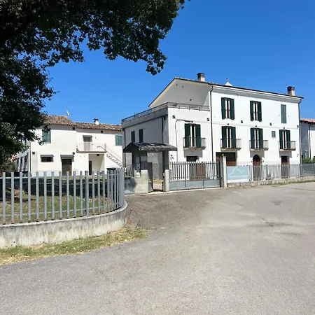 Gran Sasso White House Дом отдыха Colledara